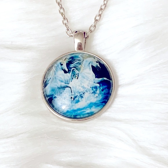 💎💎One Horse And One Leopard Cabochon Necklace - Picture 2 of 5